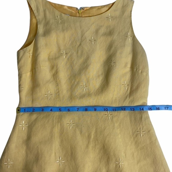 Agb Dress Petite Byer California Yellow Embroidered Sleeveless Sheath Mini Dress - Picture 9 of 13